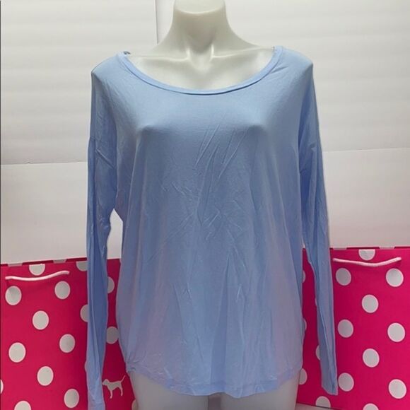 NWT VICTORIA SECRET LONG SLEEVE (run big - Picture 1 of 3